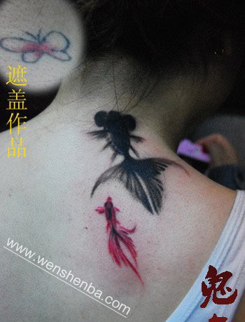 水墨金鱼纹身图案
