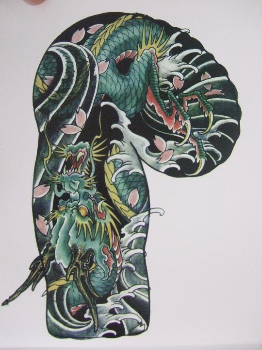 龙纹身