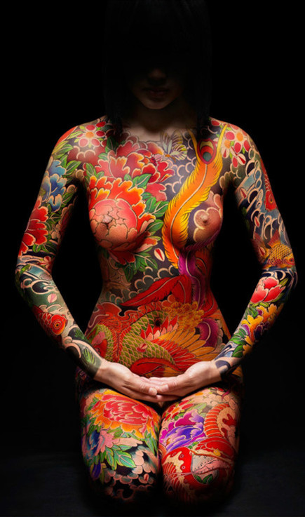 日本满身纹身女人