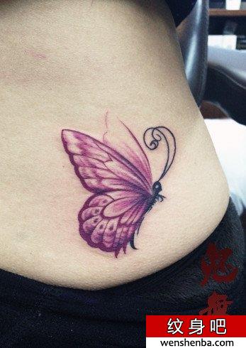 侧腰粉色的蝴蝶刺青图案