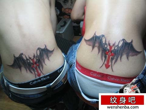 腰部纹身