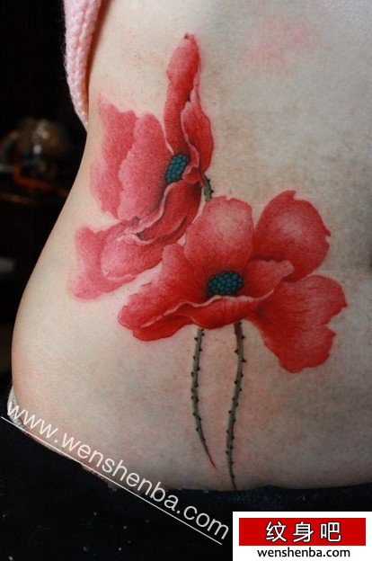 腹部唯美的罂粟花纹身图案