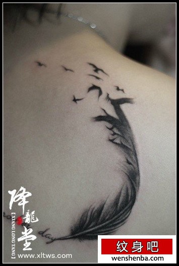 肩背的羽化燕纹身