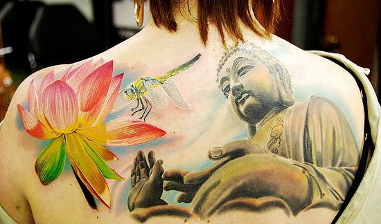 背部纹身背部彩色莲花蜻蜓佛祖佛像纹身