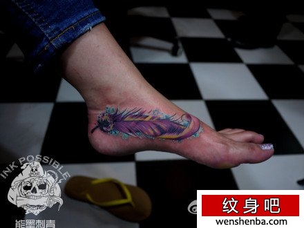 脚部的羽毛纹身