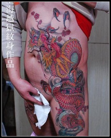 时尚好看的传统龙纹身