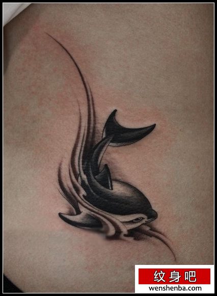 靓女腰部可爱的小海豚纹身