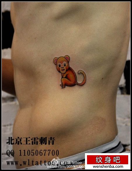 男性腹部卡通猴子纹身