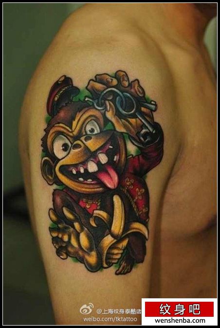 男性手臂权威的猴子纹身