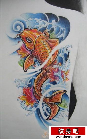 后背传统鲤鱼枫叶刺青