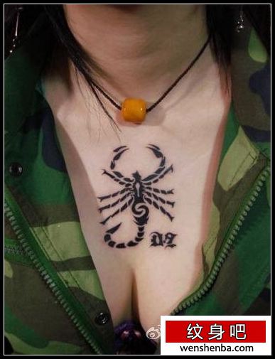 蝎子纹身胸部图腾蝎子纹身