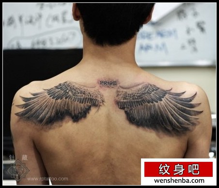 老鹰纹身背部老鹰翅膀纹身