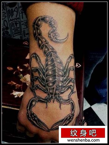 蝎子纹身一枚手部手背蝎子纹身