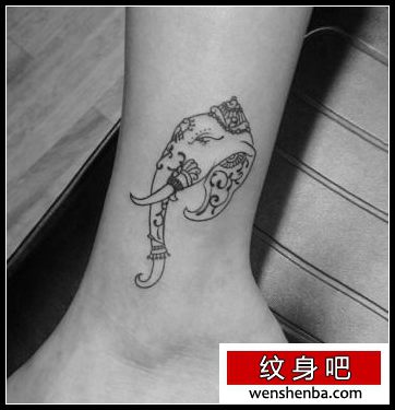 腿部时髦的线条大象纹身