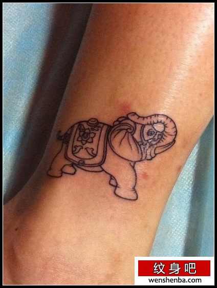 腿部女人喜欢的大象纹身