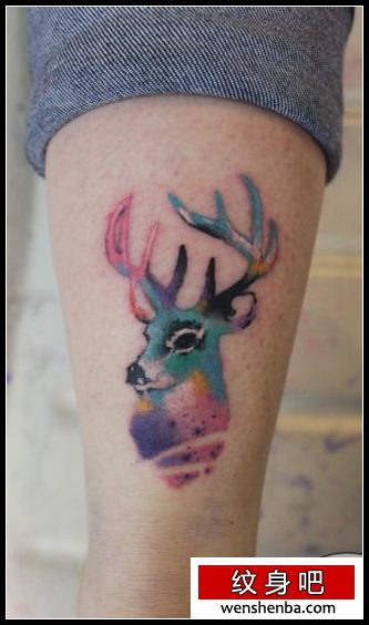 一枚腿部彩色小鹿纹身