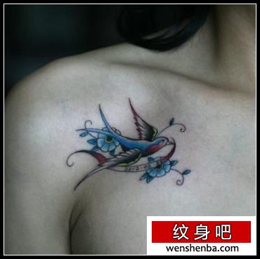 女人胸部小燕子纹身