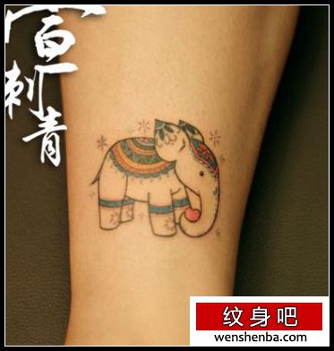 女人腿部可爱的大象纹身