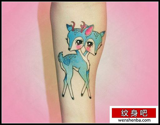 手臂卡哇呀的小鹿纹身