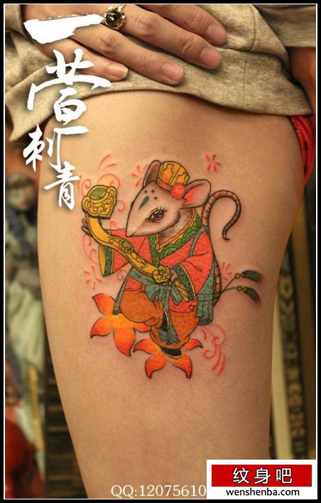 靓女腿部可爱的老鼠纹身