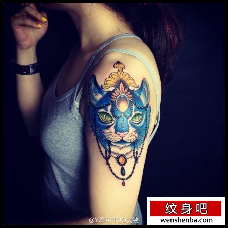 女人手臂个性权威的猫咪纹身