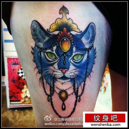 女人腿部一枚很帅权威的猫咪纹身