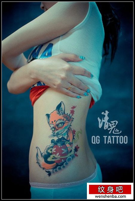靓女腰部时髦个性的狐狸纹身