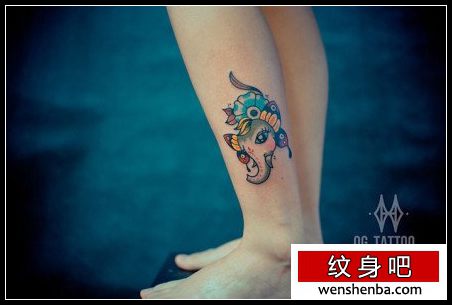女人腿部超可爱的小象纹身