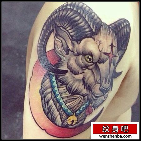手臂很帅时髦的羊头纹身