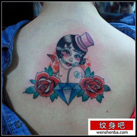 女人背部欧美玫瑰花钻石纹身