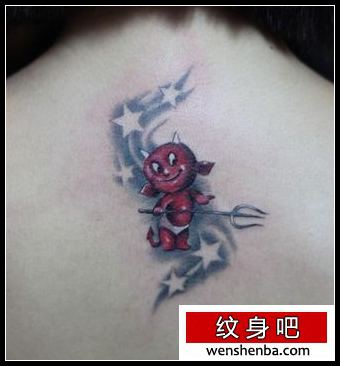 背部一张邪恶的小恶魔纹身