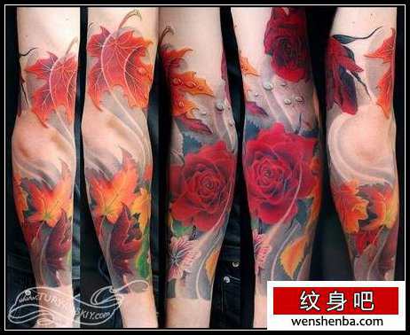 手臂个性时髦的玫瑰与枫叶纹身