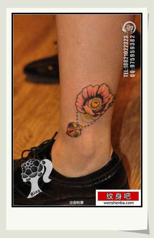 女人腿部可爱个性的花卉纹身