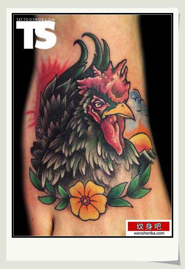 脚背上一枚有趣的公鸡纹身