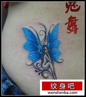 女人腰部精致的一张精灵翅膀纹身