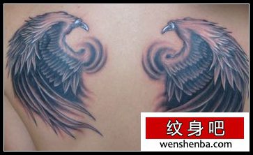 翅膀纹身权威时髦背部翅膀纹身
