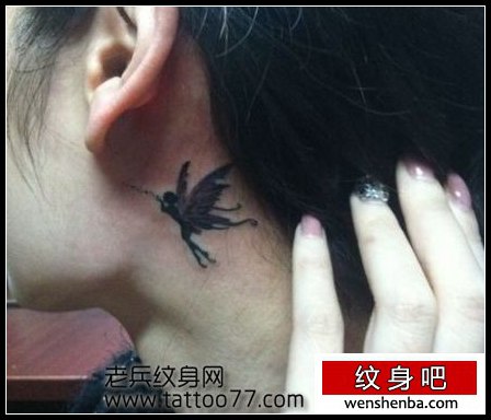 靓女颈部精灵纹身