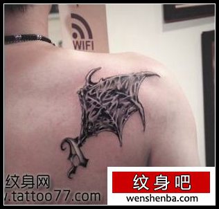 背部超酷的恶魔翅膀纹身