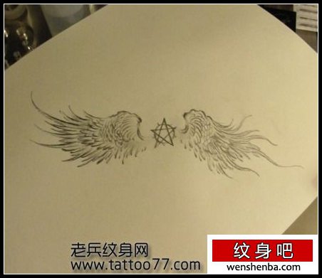 一张时髦权威的翅膀五芒星纹身