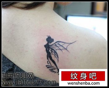 靓女肩部精致好看的图腾精灵纹身