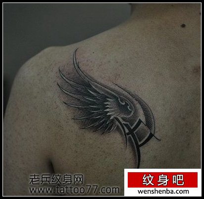 前卫纹身—背部翅膀纹身