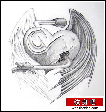 一张适合纹后背的爱心翅膀纹身