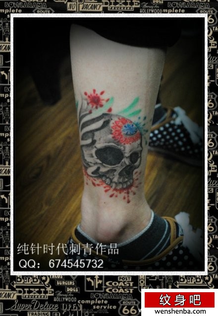 女人腿部权威时髦的骷髅纹身