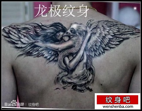 男性后背时髦个性的天使纹身
