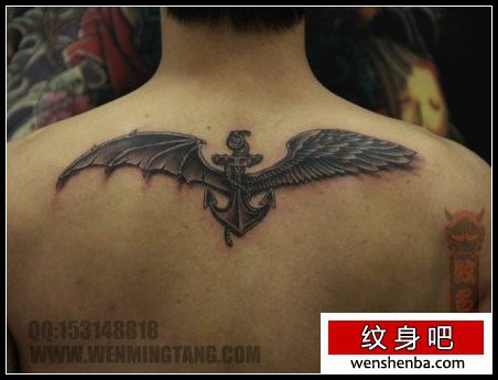 男性后背权威的天使与恶魔翅膀纹身