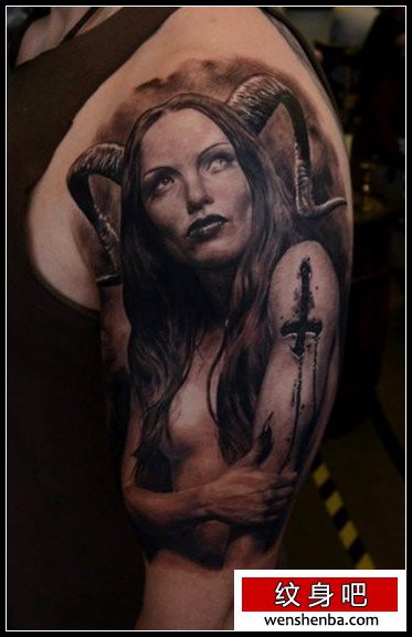 介绍一张大臂上的欧靓女人物纹身分享