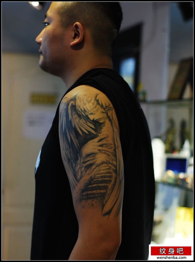 手臂欧美天使纹身
